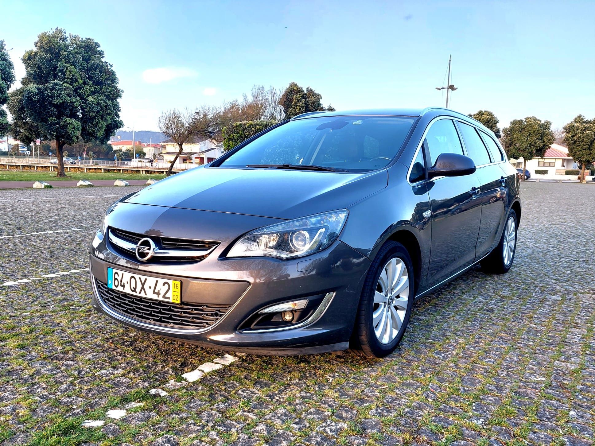 Opel Astra sports tourer 1.4 turbo GPL