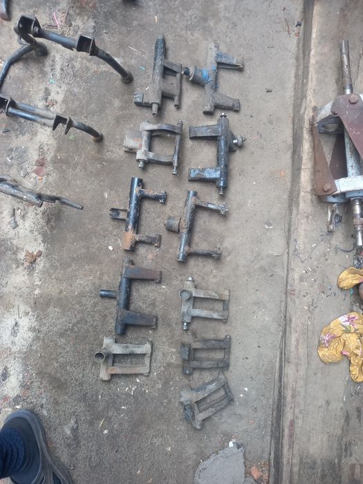 Центральна подножка  бокова Маятники