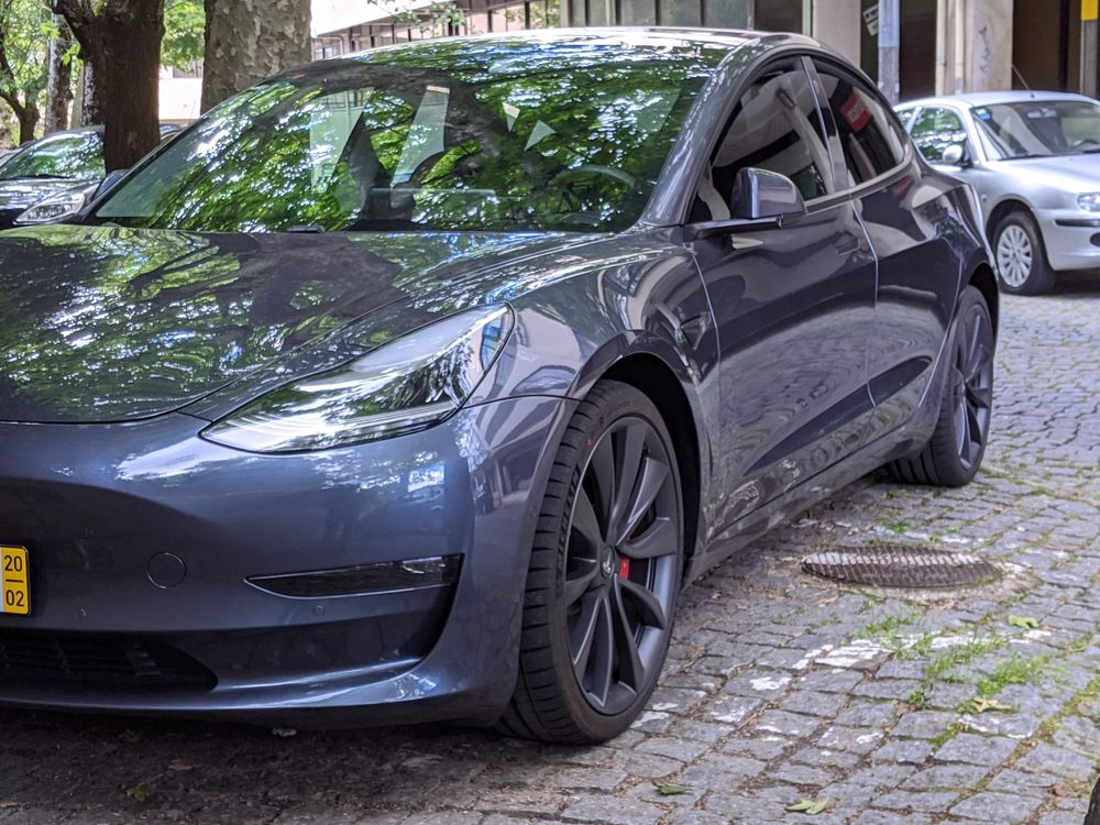 Tesla Model 3 Performance como novo