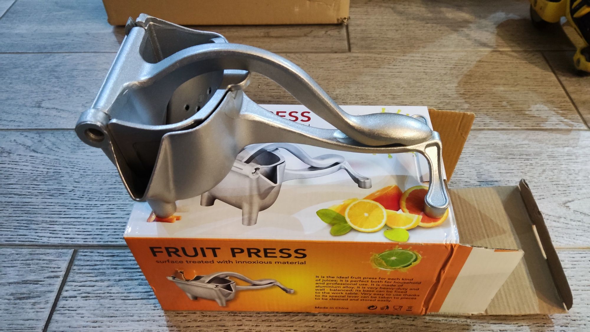 Wyciskarka do owoców fruit press