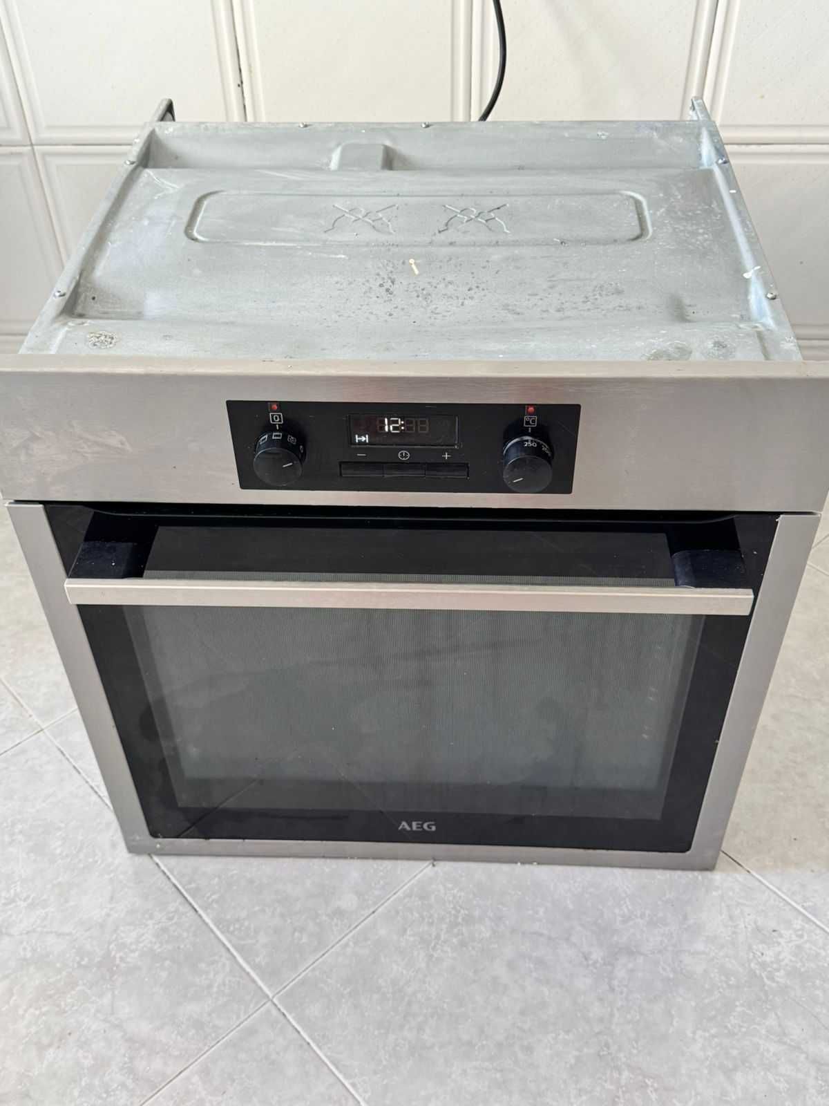Forno elétrico AEG