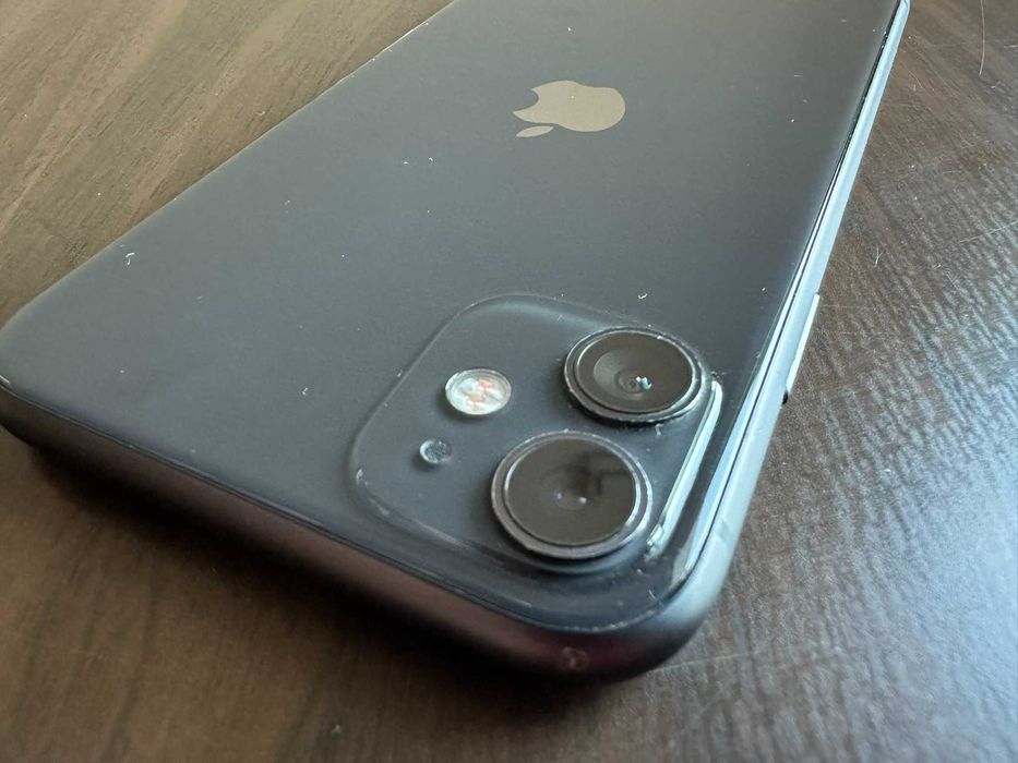 iPhone 11 — Preto