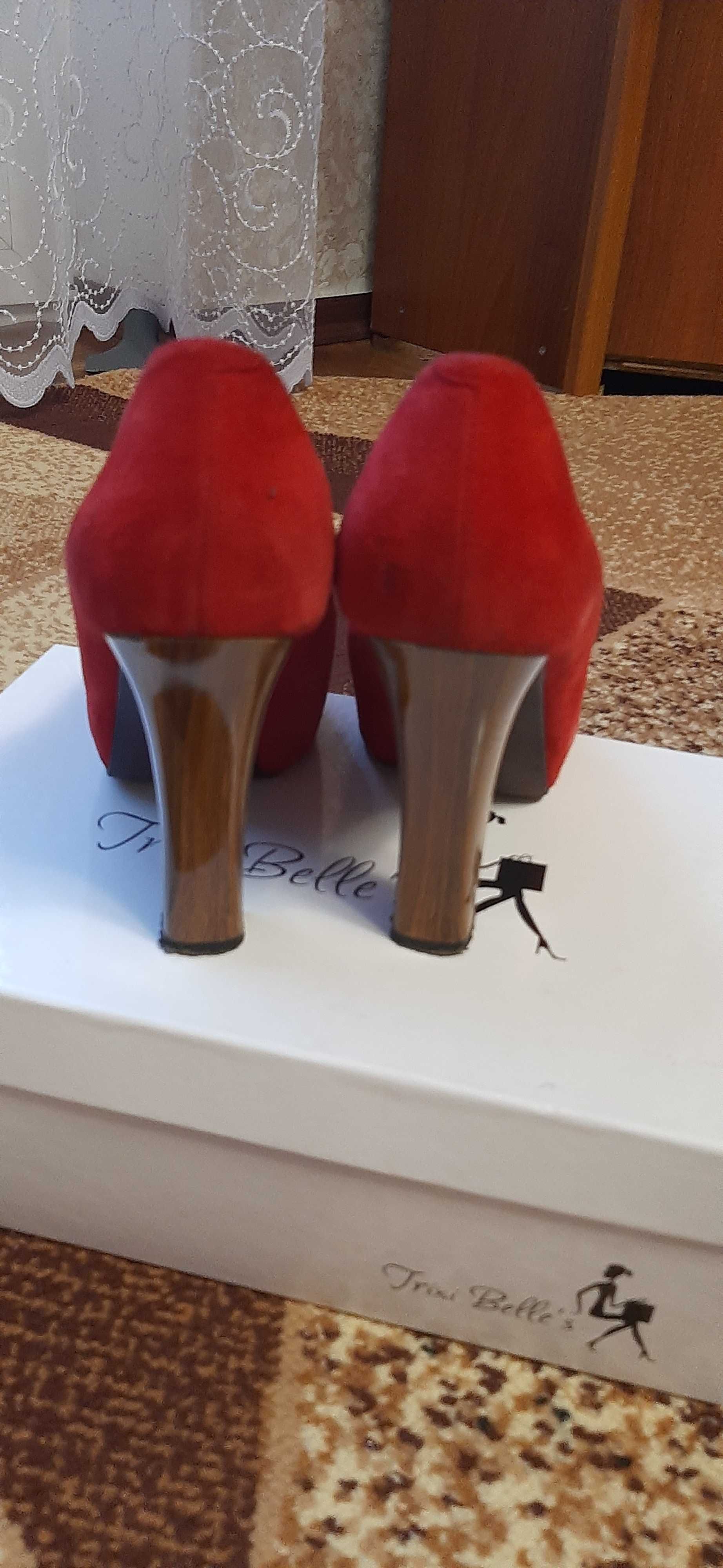 Туфлі червоного кольору, замша, 38 розмір
