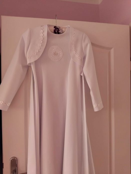 Alba dziewczęca rozmiar 134 cm.