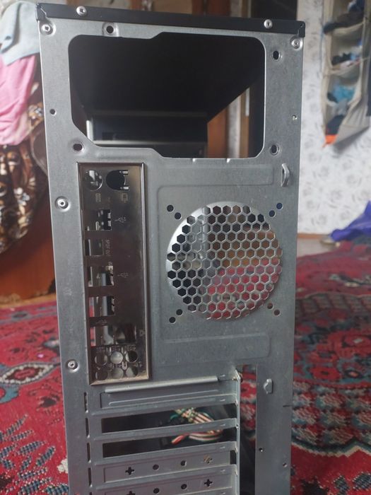 Корпус для пк все працюе