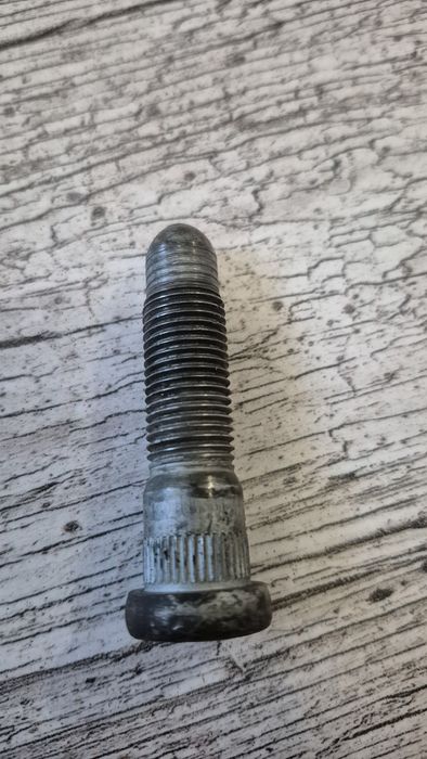 Шпилька колеса Opel Insignia A 08- M14x1.5