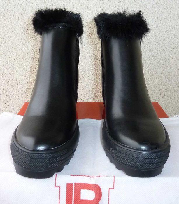 Botas novas Laura Biagiotti 38