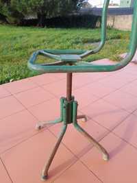Cadeira de laboratório ajustável em ferro