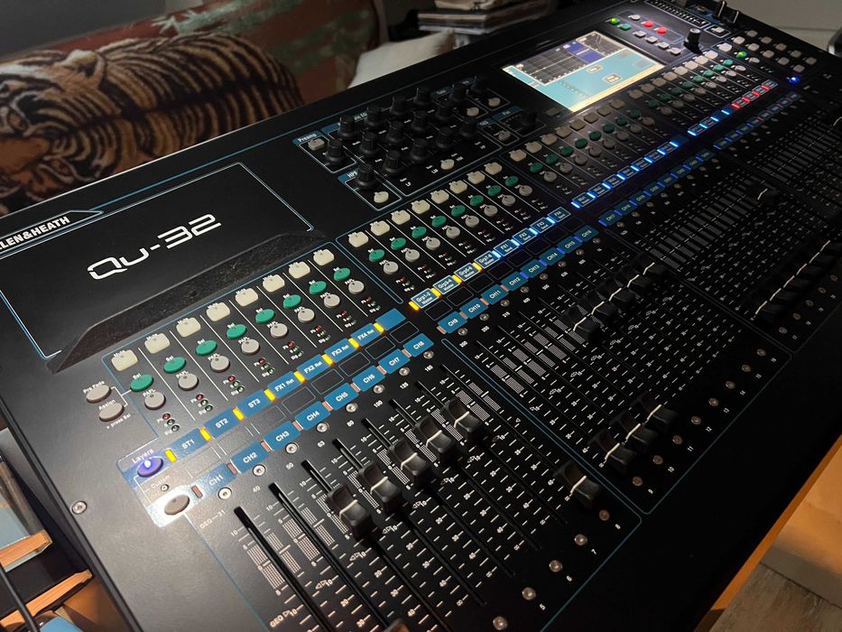 Allen & Heath Qu-32 - Mixer studyjny, estradowy.