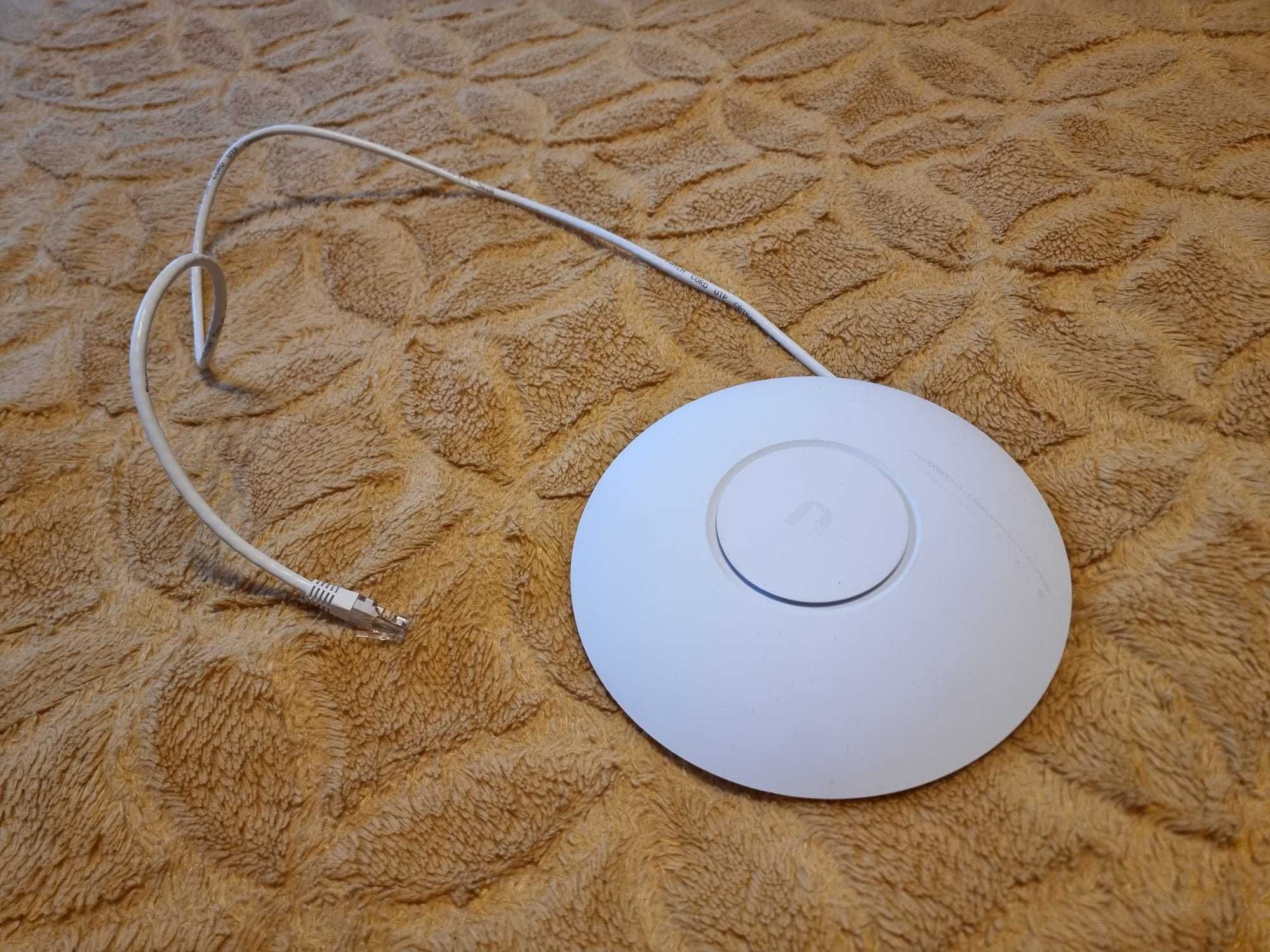 Punkt dostępu Ubiquiti Networks UniFi UAP-AC-PRO 2.4