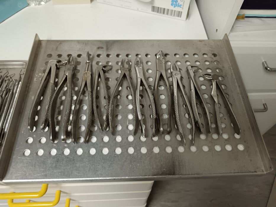 Vendo muito material de dentista