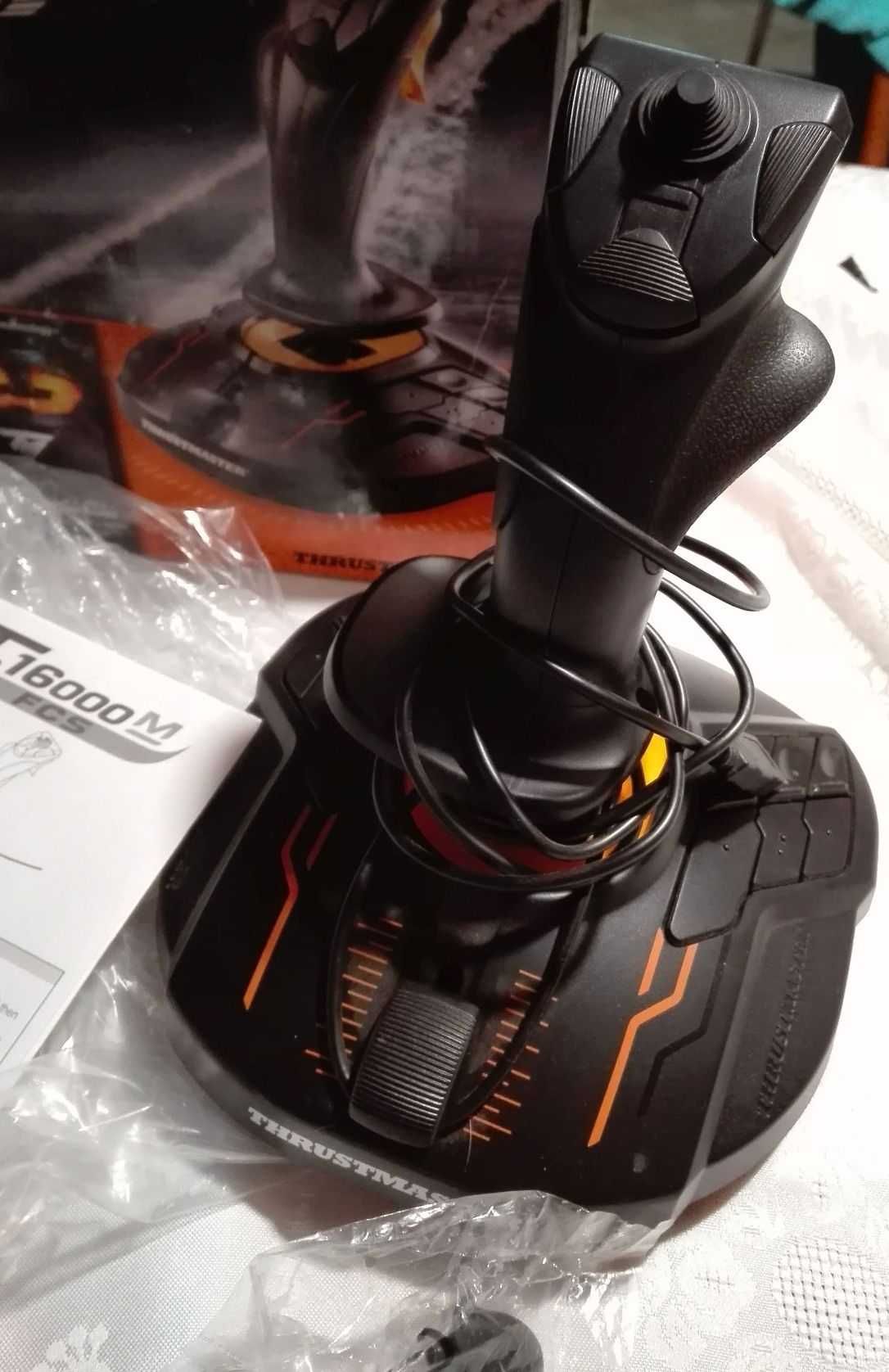 Thrustmaster T.16000M Joystick