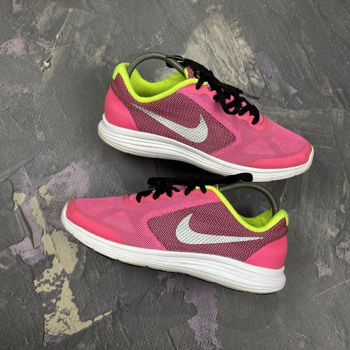 Кроссовки для тренування залу Nike Revolution 3