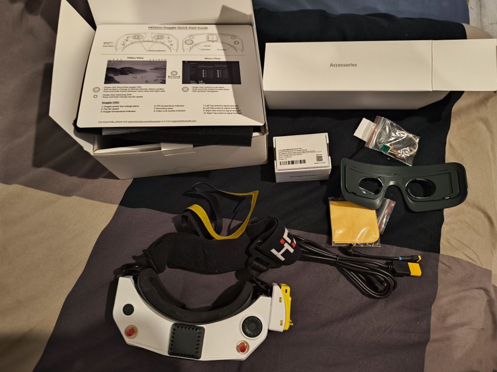 Gogle FPV HDZero plus VRX SpeedyBee, malo używane.