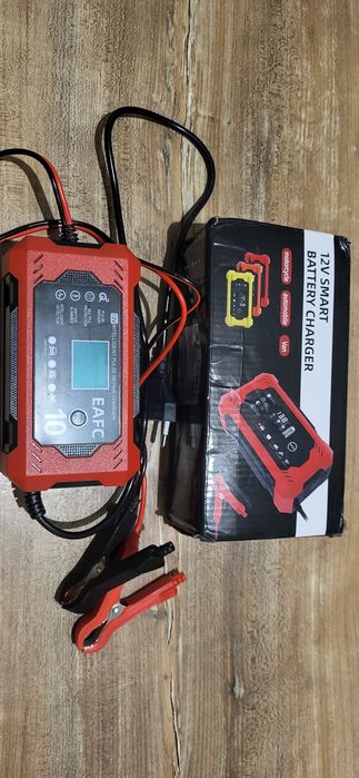 Автомобільний інтелектуальний зарядний пристрій EAFC 12V/10А