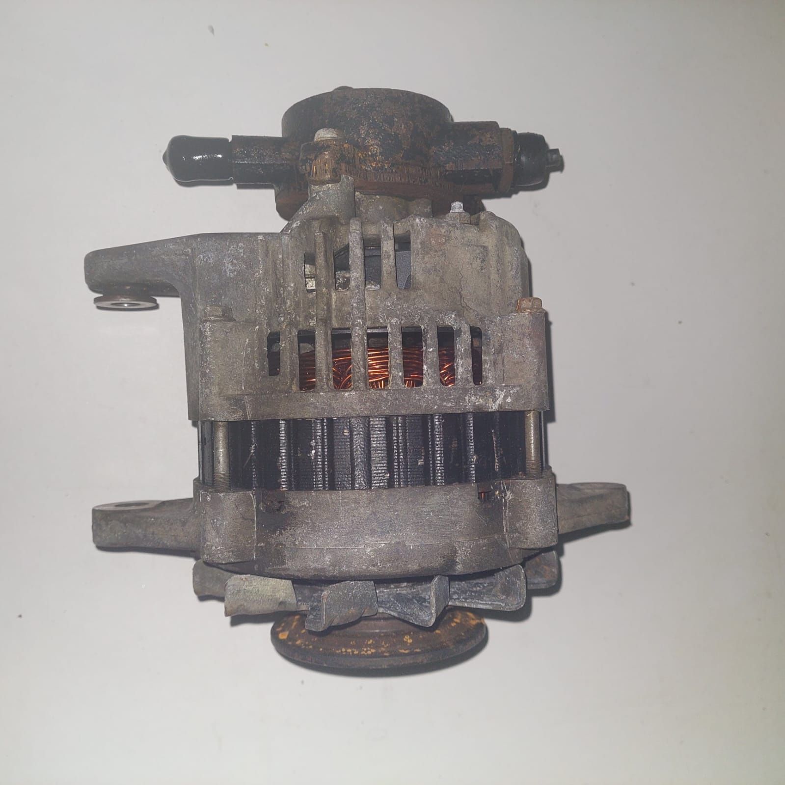 Alternador de Opel corsa B  1.7D