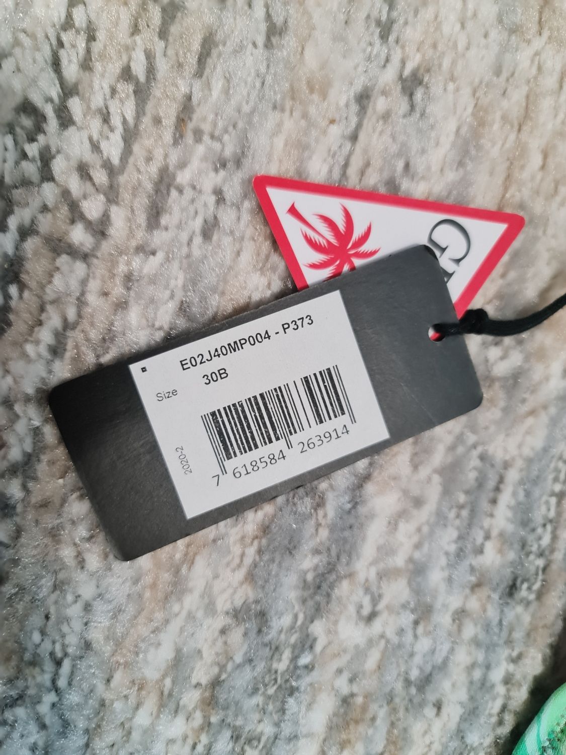 Góra od bikini Guess Beach, 65B