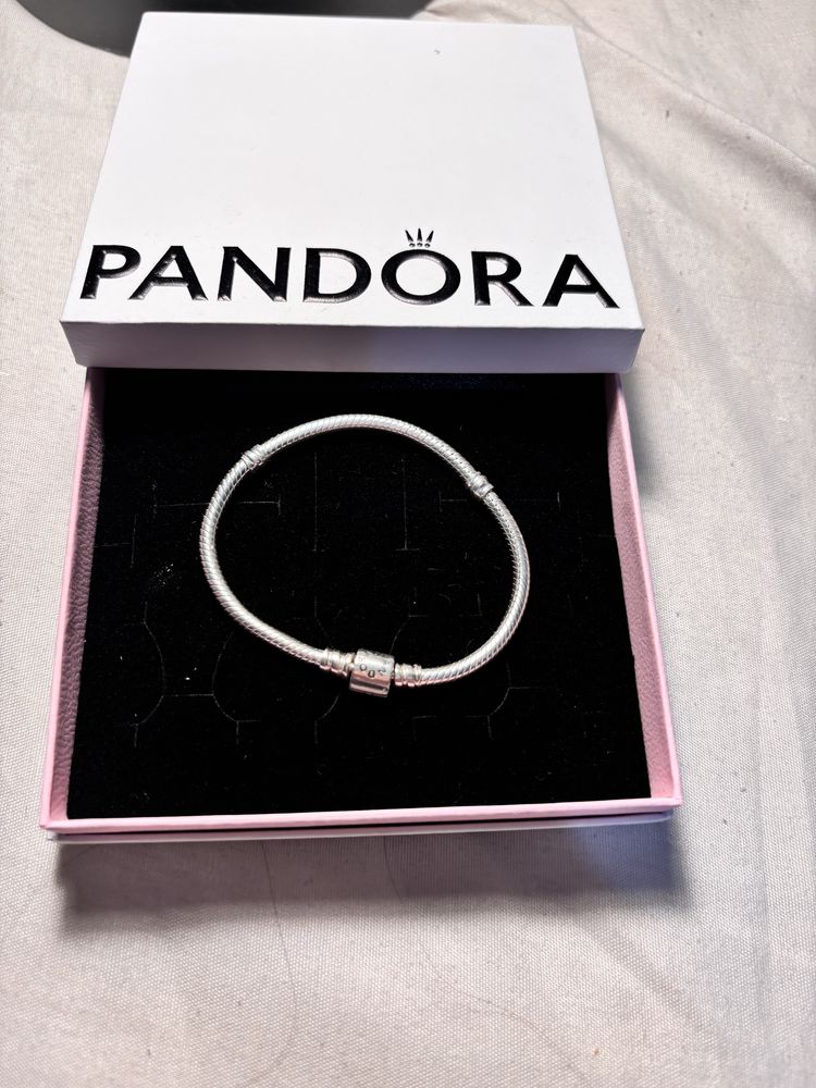 Pulseira da pandora nova