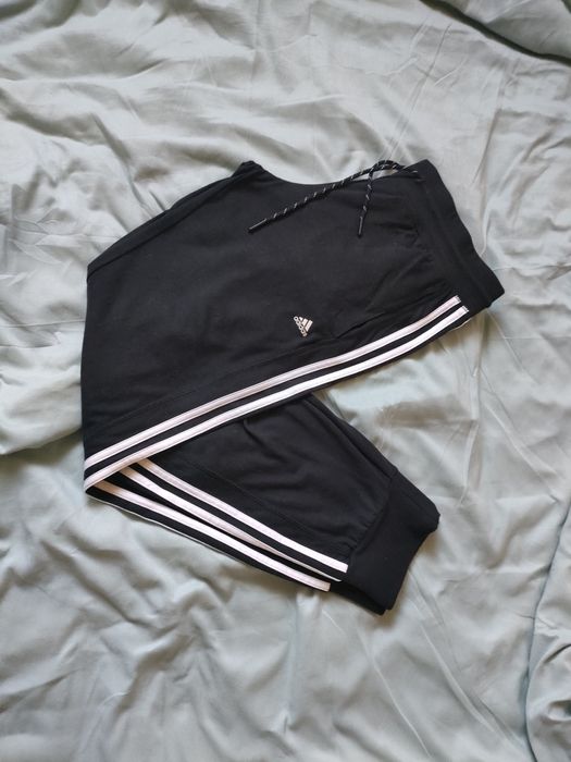 Dres Adidas M ale na L też pasuje.Uniseks.