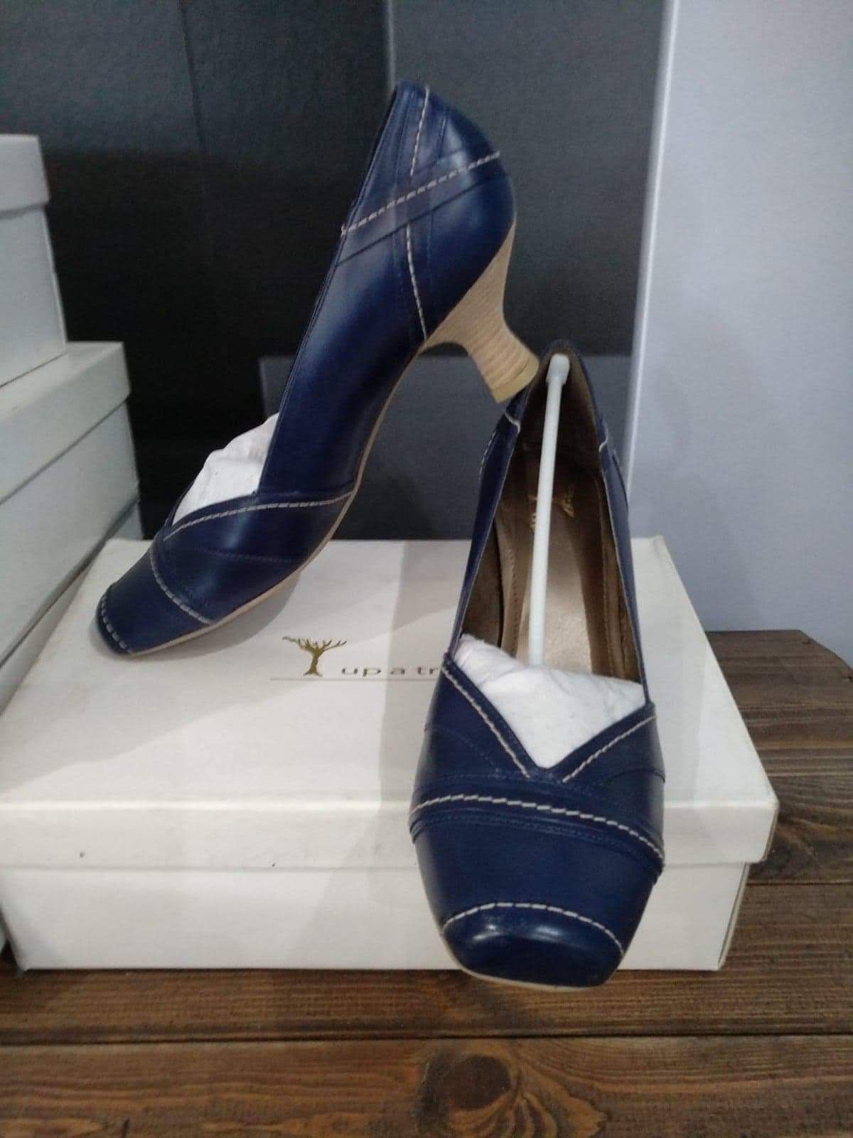 Buty damskie na obcasie 36 Nowe