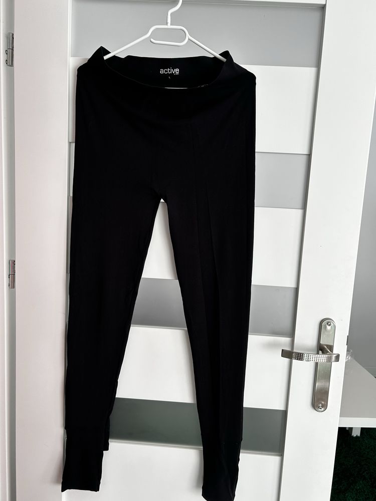 Czarne legginsy Active by Tchibo L