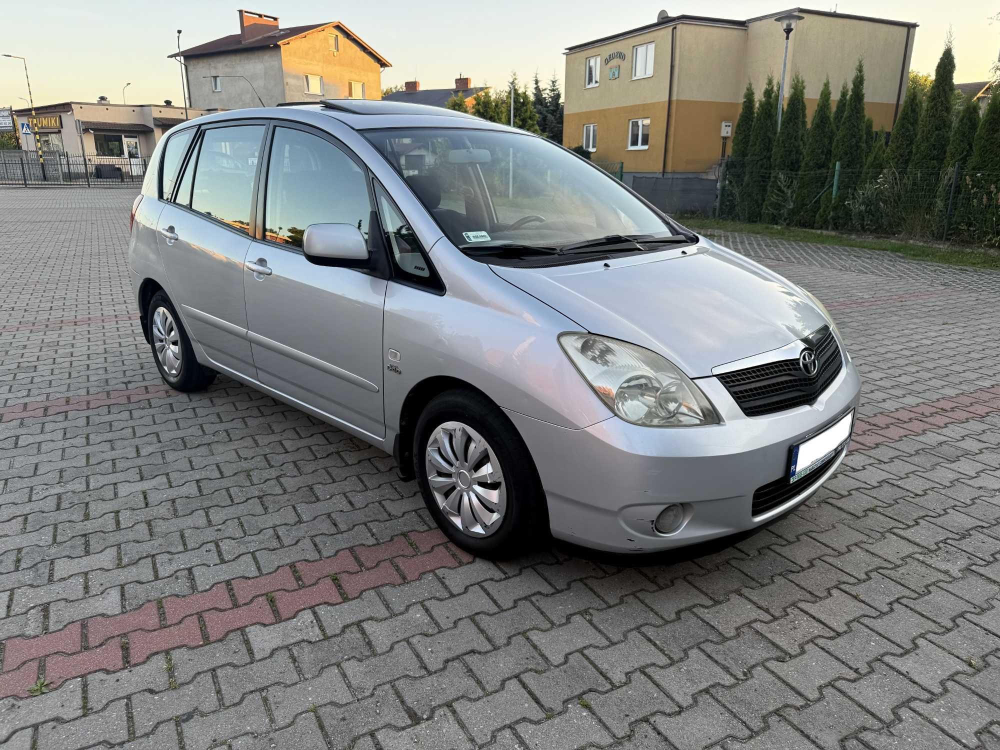 Toyota corolla verso 2.0 d4d 6 lat 1 wł sprawna klima dobrze jezdzi