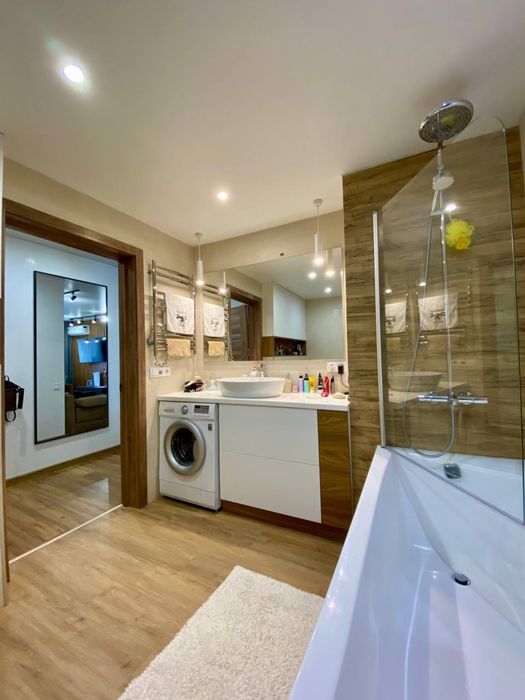 Продам 5 ком. с АО 5 мкрн.