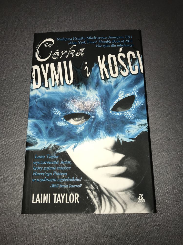 “Córka dymu i kości” Laini Taylor