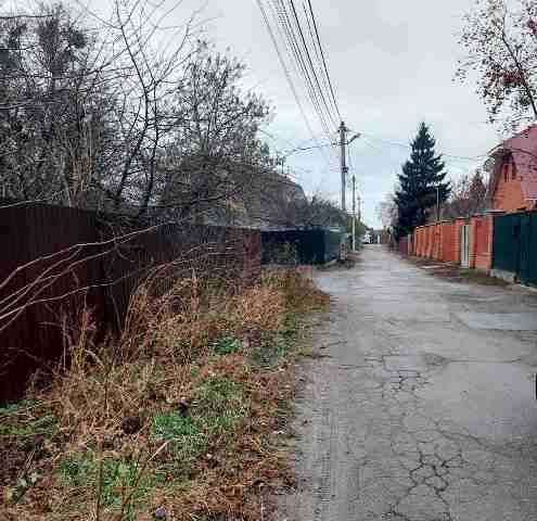 Продам в Гостомелі земельну ділянку 10 соток. Центр міста. 84000у.о.