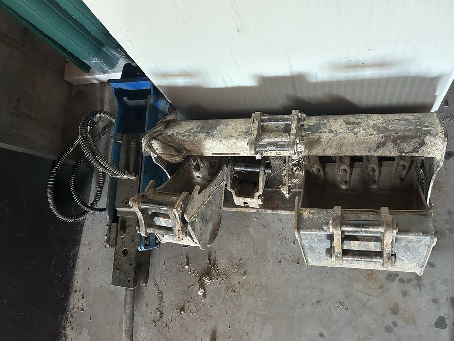 Conjunto baldes e martelo para maquina 1.7 toneladas