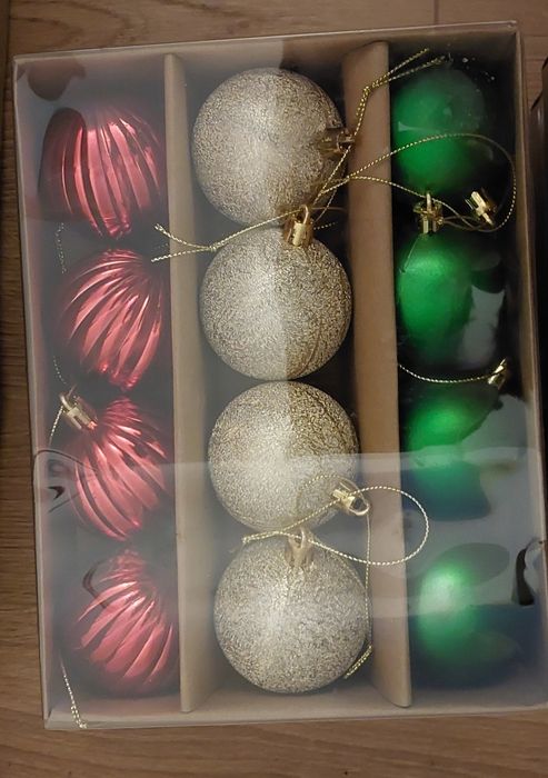 Nowe bombki choinkowe plastikowe kpl 12 szt