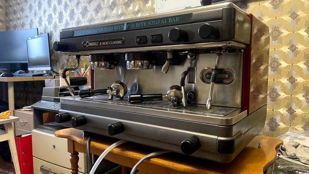 Оренда кавомашини професійної для кафе та кав'ярень