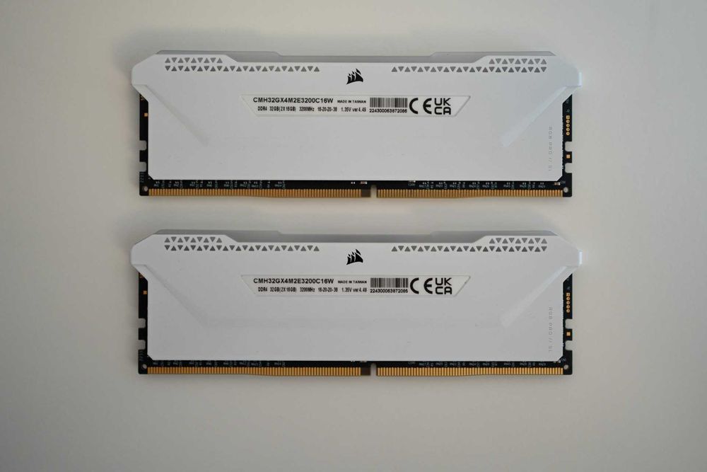 Corsair Vengeance RGB Pro SL White– 32 GB (2x16 GB) DDR4 3200 MHz CL16