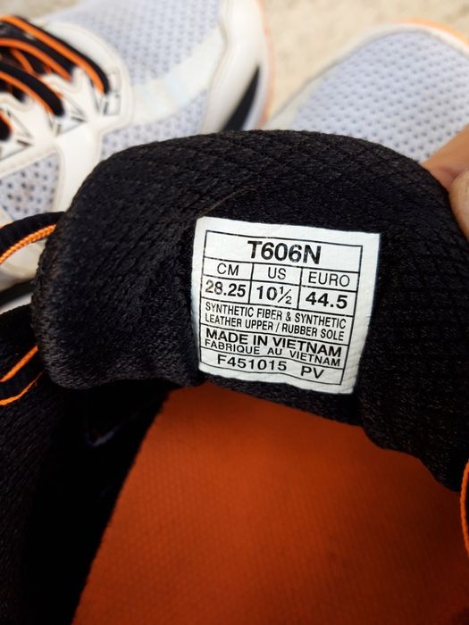 Asics кроссовки оригинальные  раз 43-44