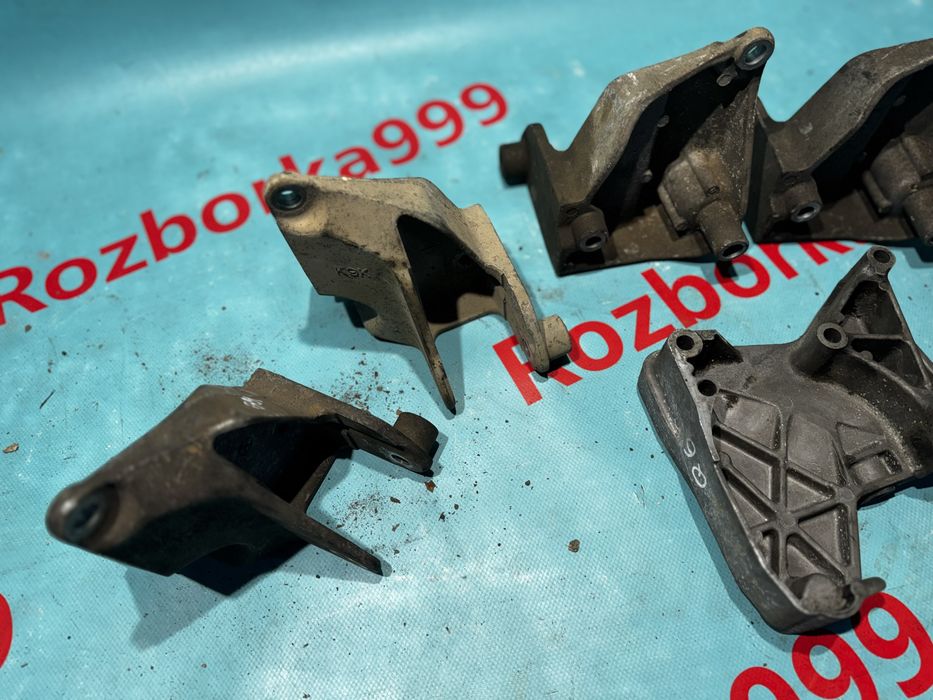 Кронштейн Qashqai j10 кріплення