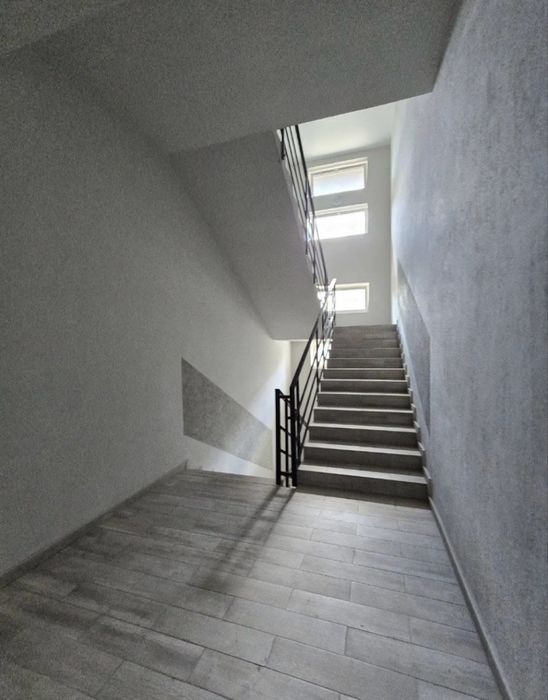 Продаж 2кім квартири на вул 8 Березня