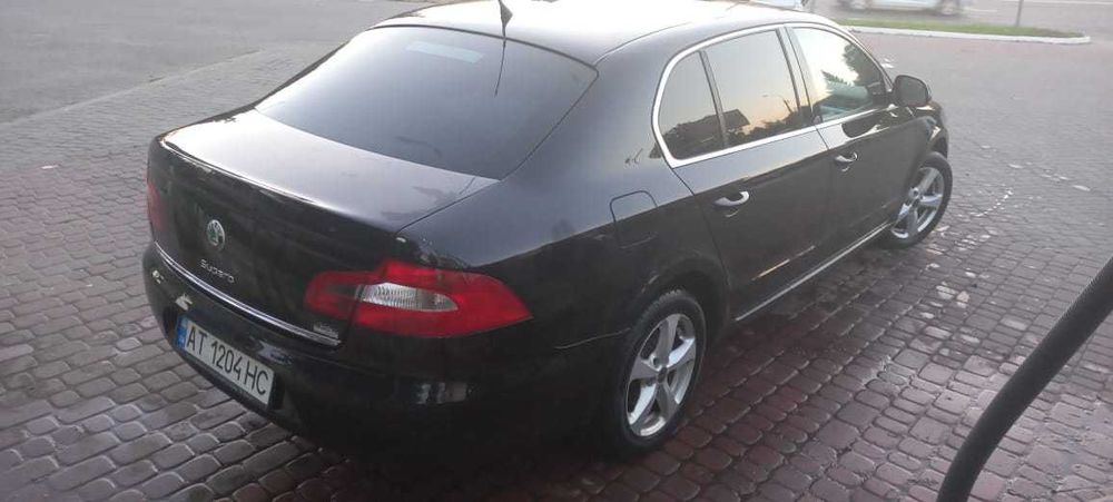 Автомобіль skoda superb