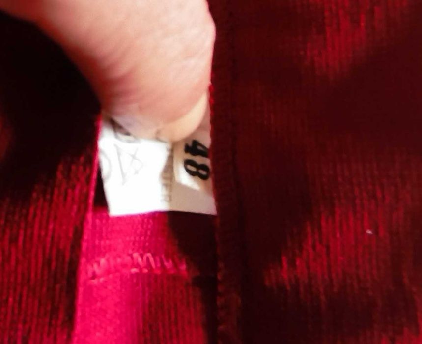 Saia bordeaux tamanho 48