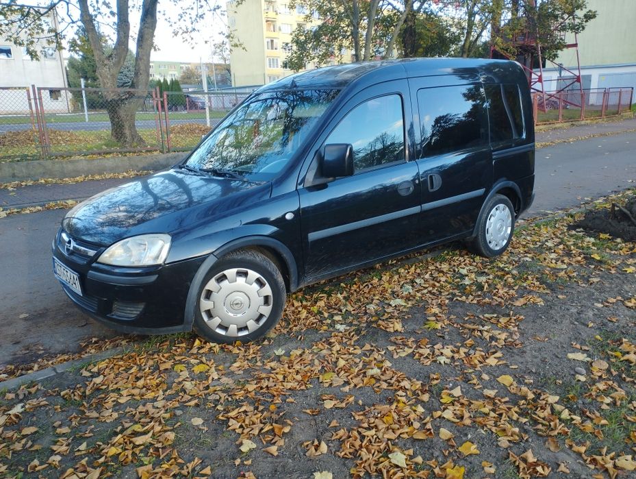 Opel Combo C  5-osobowy HAK Klima  (nie Doblo/Caddy/Berlingo)