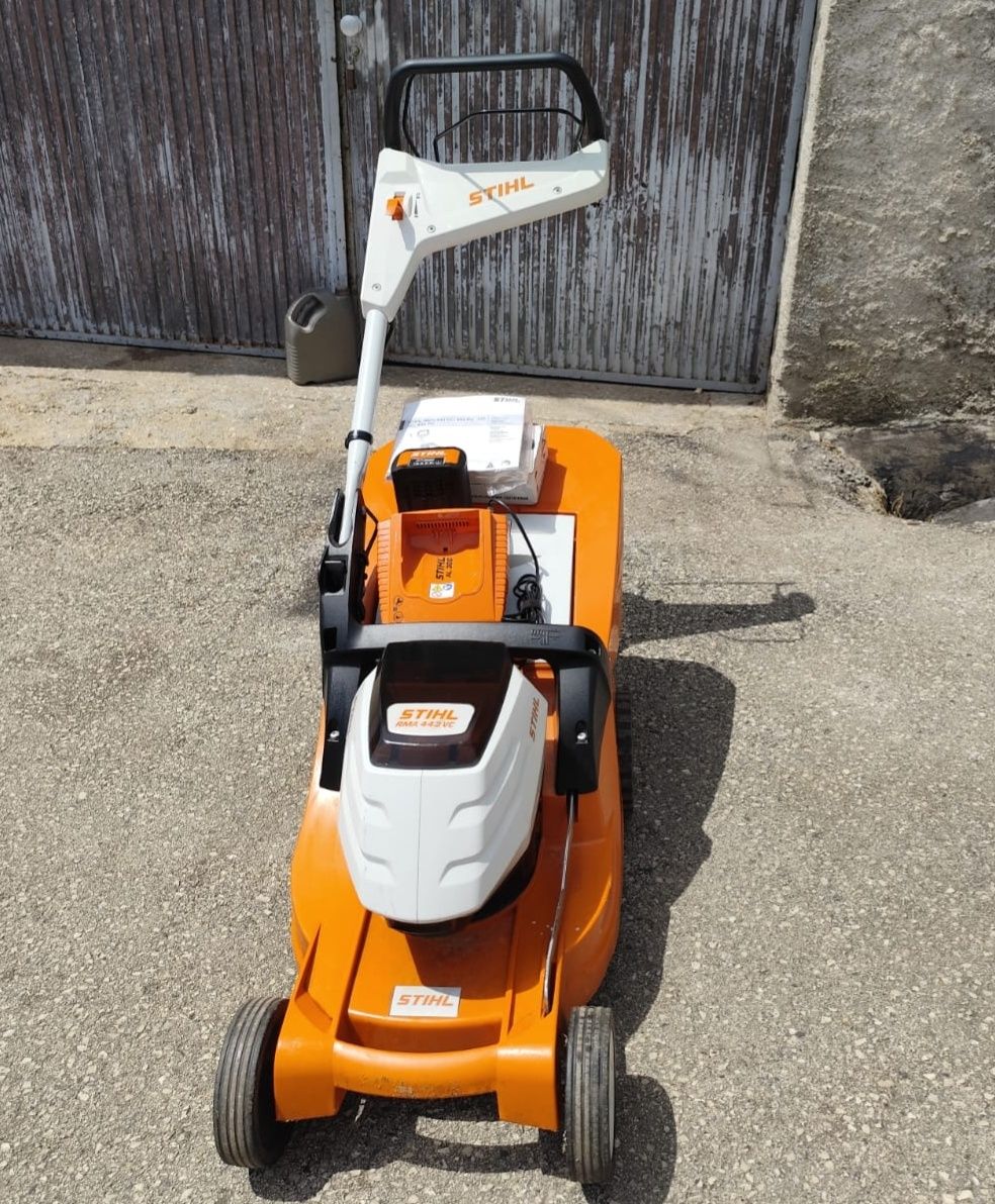 Máquina corta relva stihl a bateria