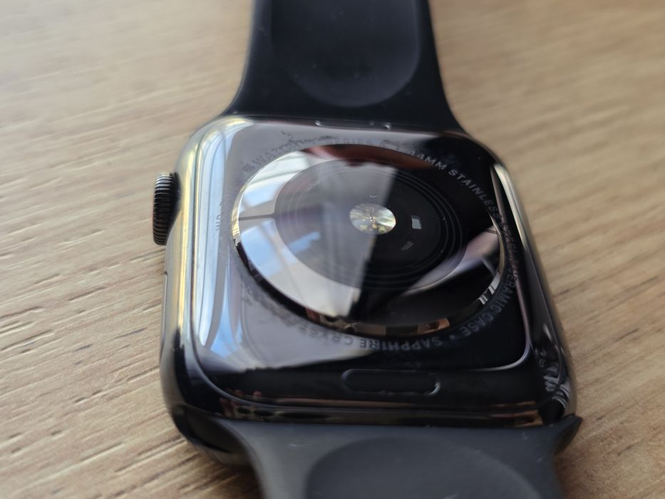 Zestaw: iPhone 12 Pro Max + Apple Watch 5 44mm
