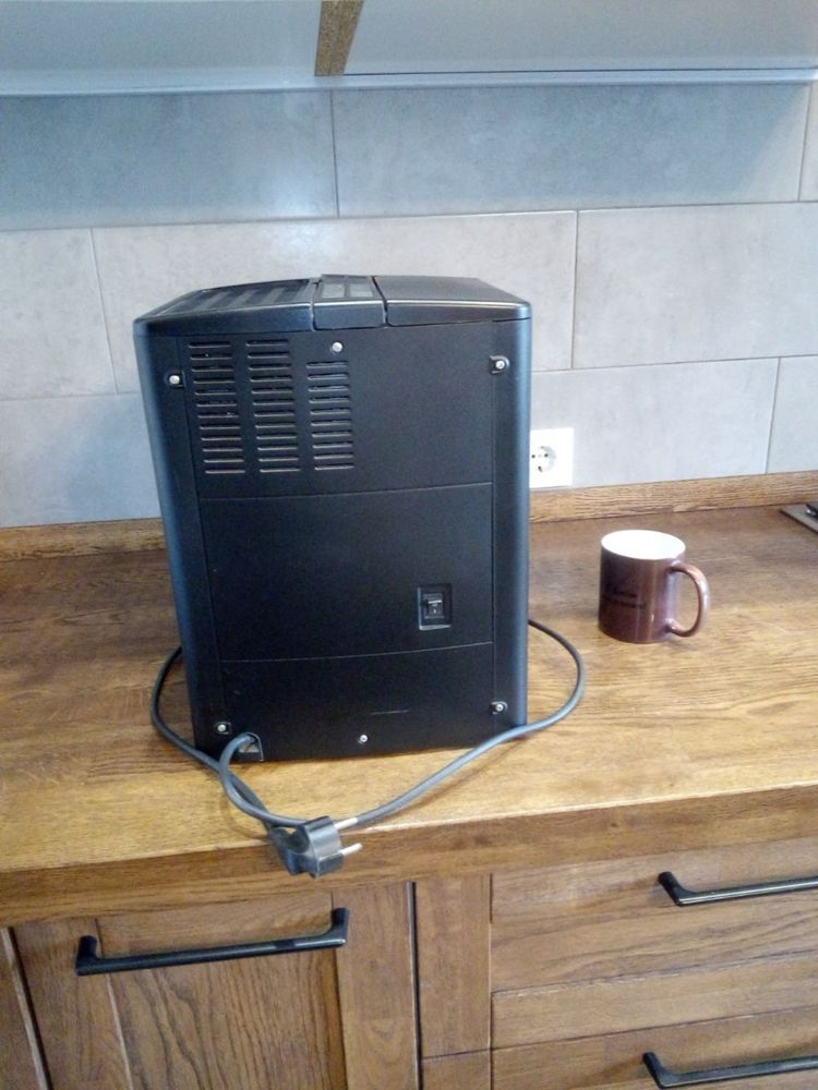 Продам кофемашину Delonghi Caffe Corso