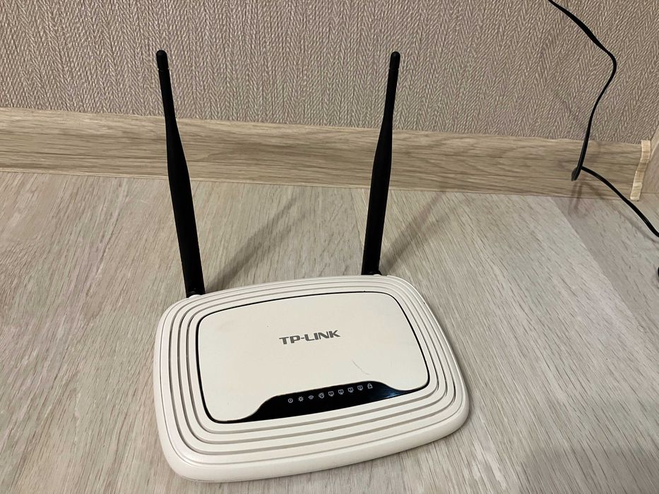 роутер TP-Link WR841N, порты 4x100 Мбит, Wi-Fi  802.11bgn 150 Мбит