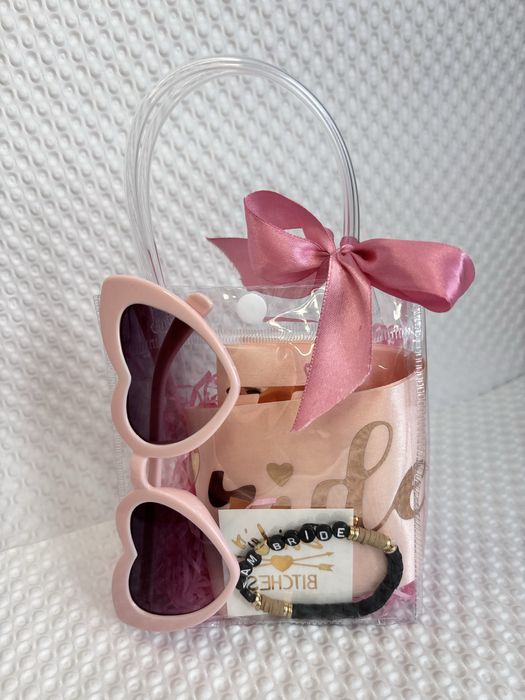 Набори для нареченої та подруг на дівич-вечір/весілля