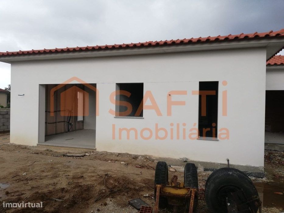 Moradia V4 em Ortigosa