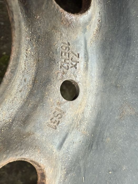 Диски з шинами 5/120, 205/55 р16 стояли на бмв е90