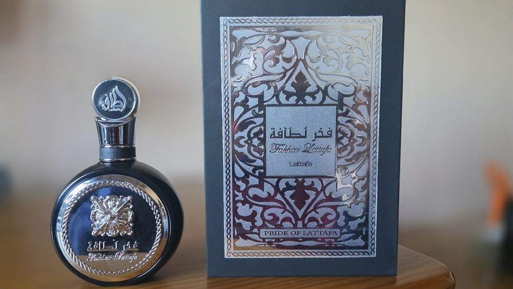 Fakhar Black Lattafa 100 ml novo