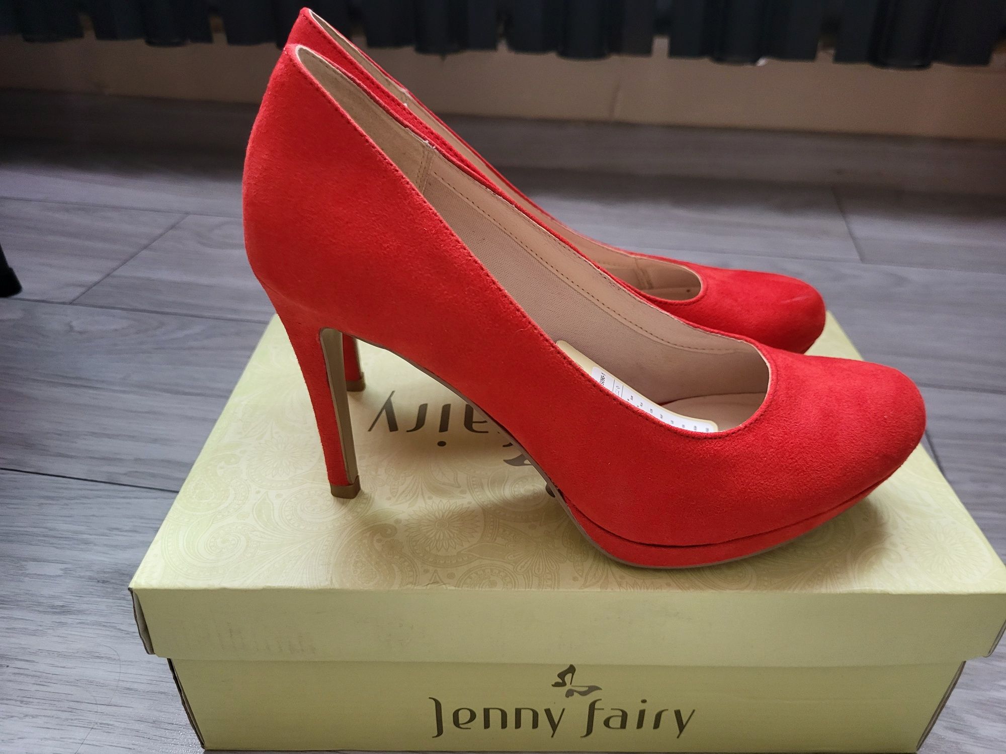 Szpilki buty  czerwone 39 CCC nowe