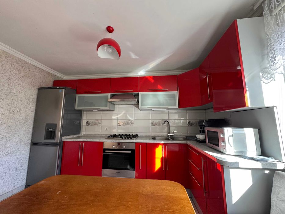 Продам частину будинка з власним двором біля Турецької площі