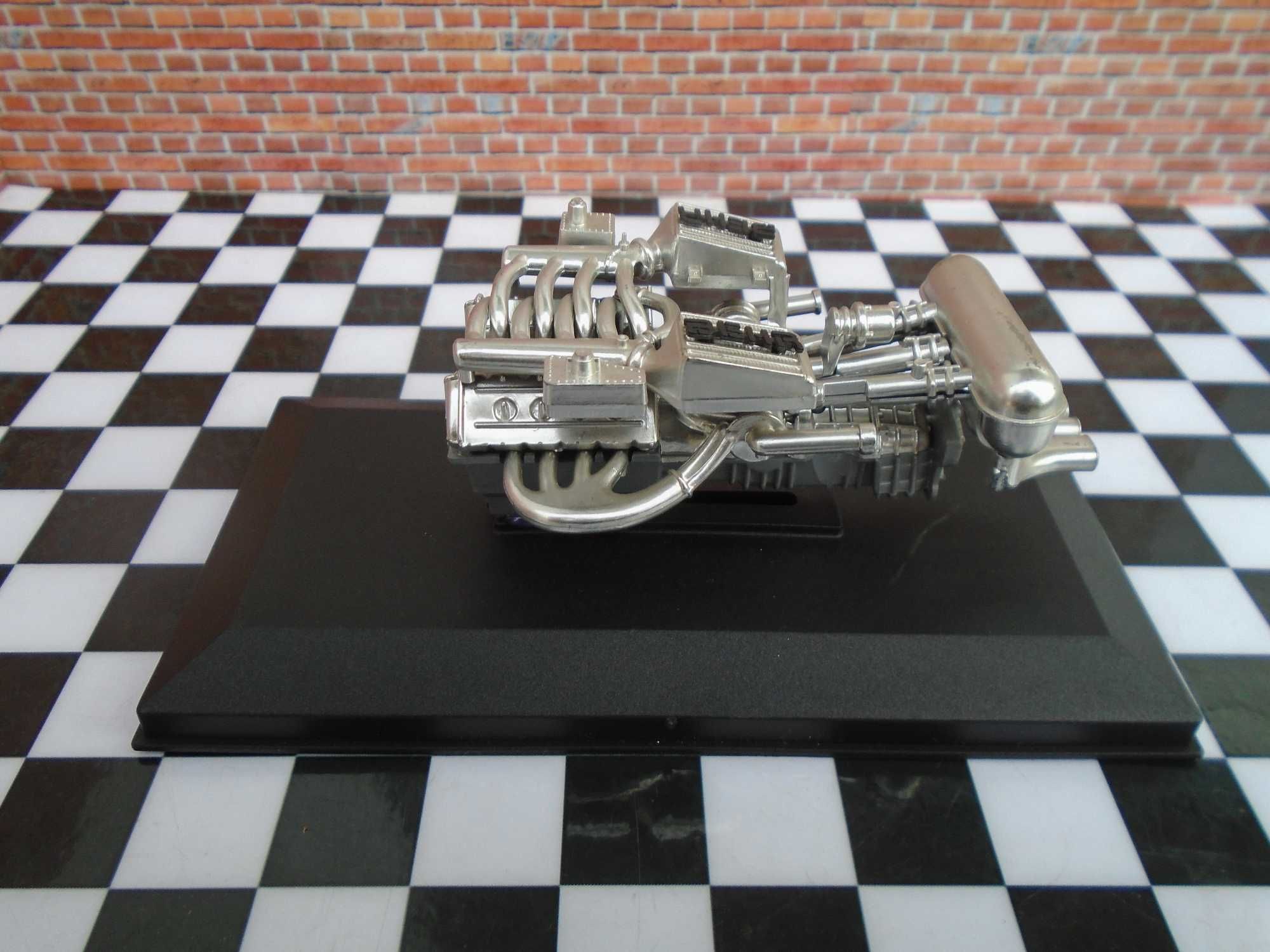 FERRARI F40 Silnik V8 1:18 Model